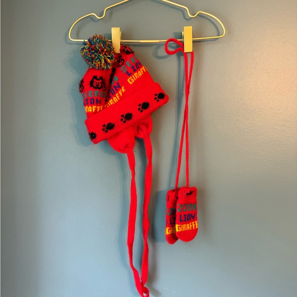 Vintage Carter's Red Hat and Mittens Set‎